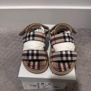 Kids Burberry sandals